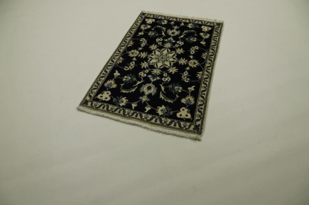 Persian Rug Nain 133 x 89 cm Wool Hand-knotted