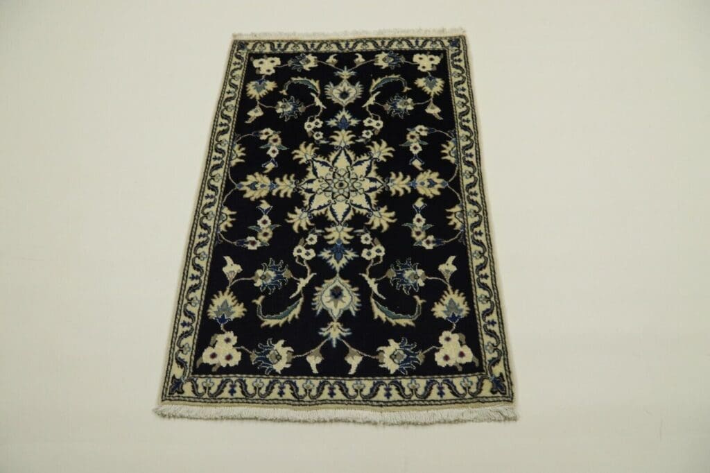 Persian Rug Nain 133 x 89 cm Wool Hand-knotted
