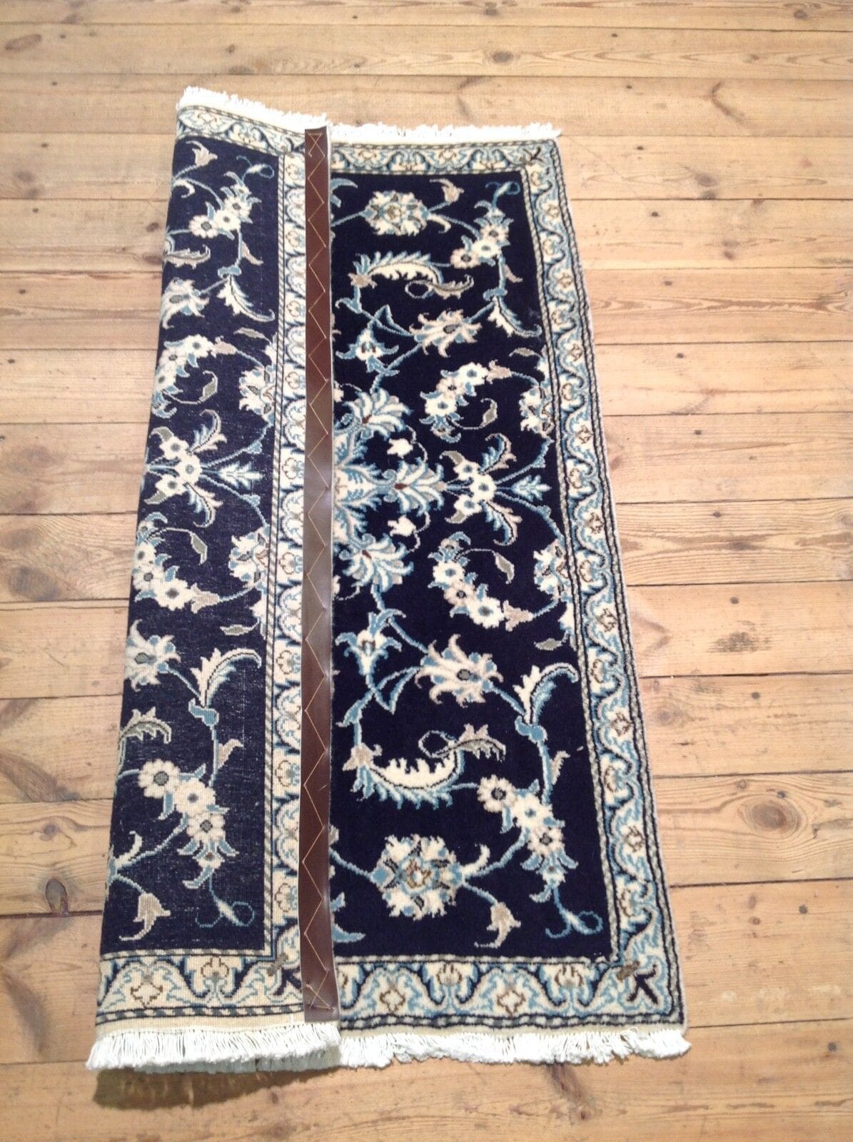 Persian Rug Nain 138 x 94 cm Wool Hand-knotted