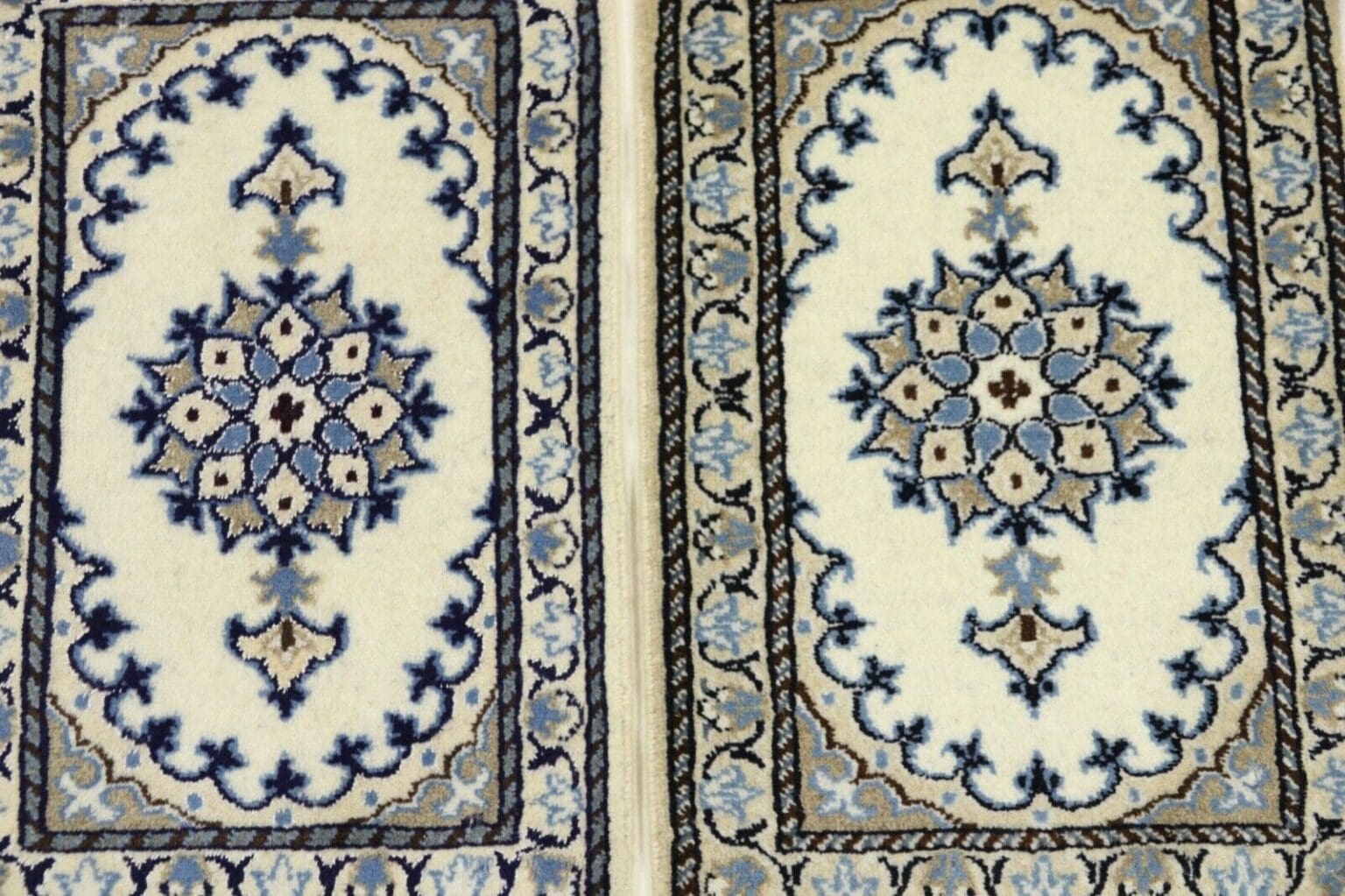 Persian Rug Nain 60 x 40 cm Wool Hand-knotted