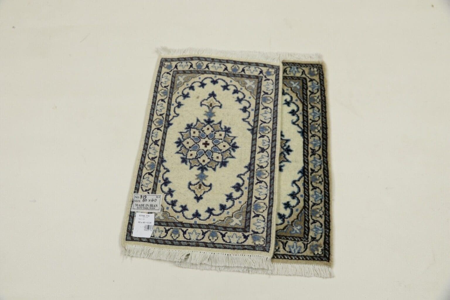 Persian Rug Nain 60 x 40 cm Wool Hand-knotted