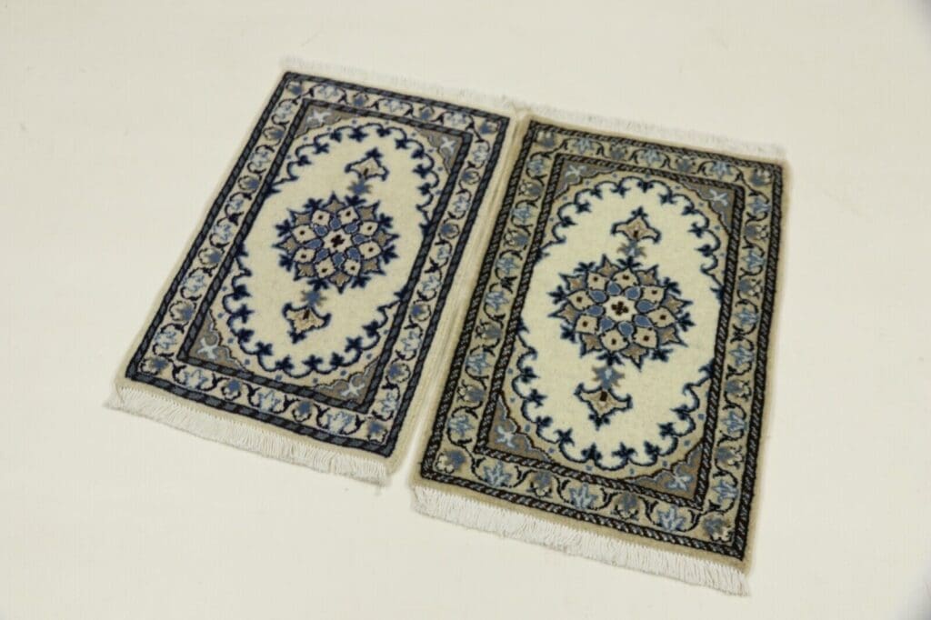 Persian Rug Nain 60 x 40 cm Wool Hand-knotted