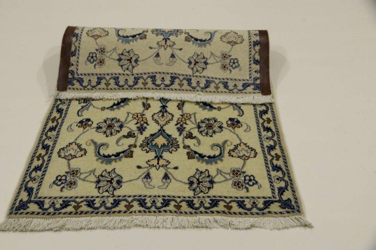 Persian Rug Nain 137 x 85 cm Wool Hand-knotted