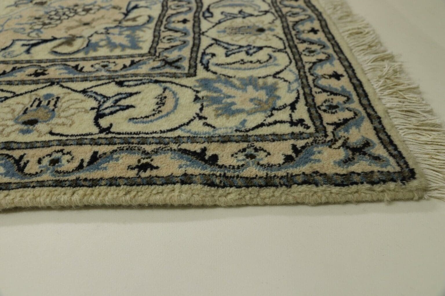Persian Rug Nain 228 x 166 cm Wool Hand-knotted