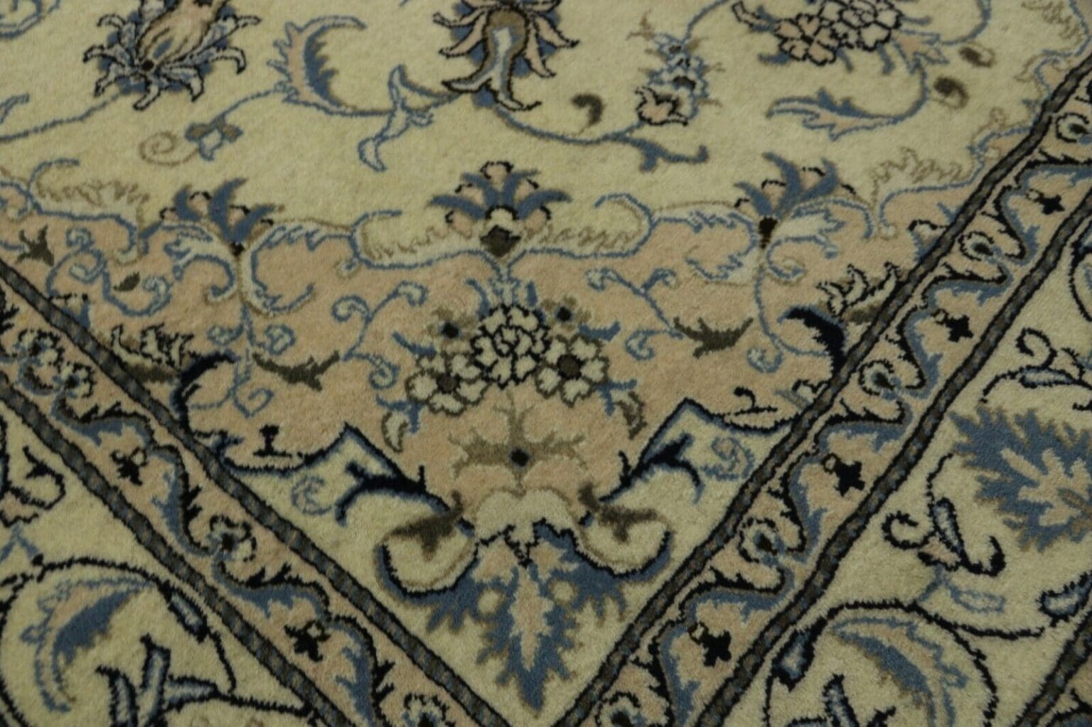 Persian Rug Nain 228 x 166 cm Wool Hand-knotted
