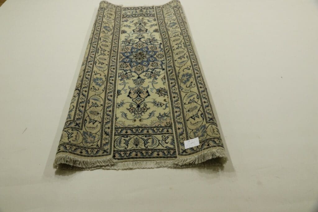 Persian Rug Nain 228 x 166 cm Wool Hand-knotted