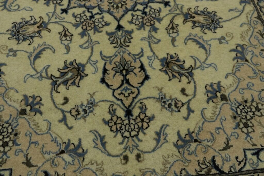 Persian Rug Nain 228 x 166 cm Wool Hand-knotted
