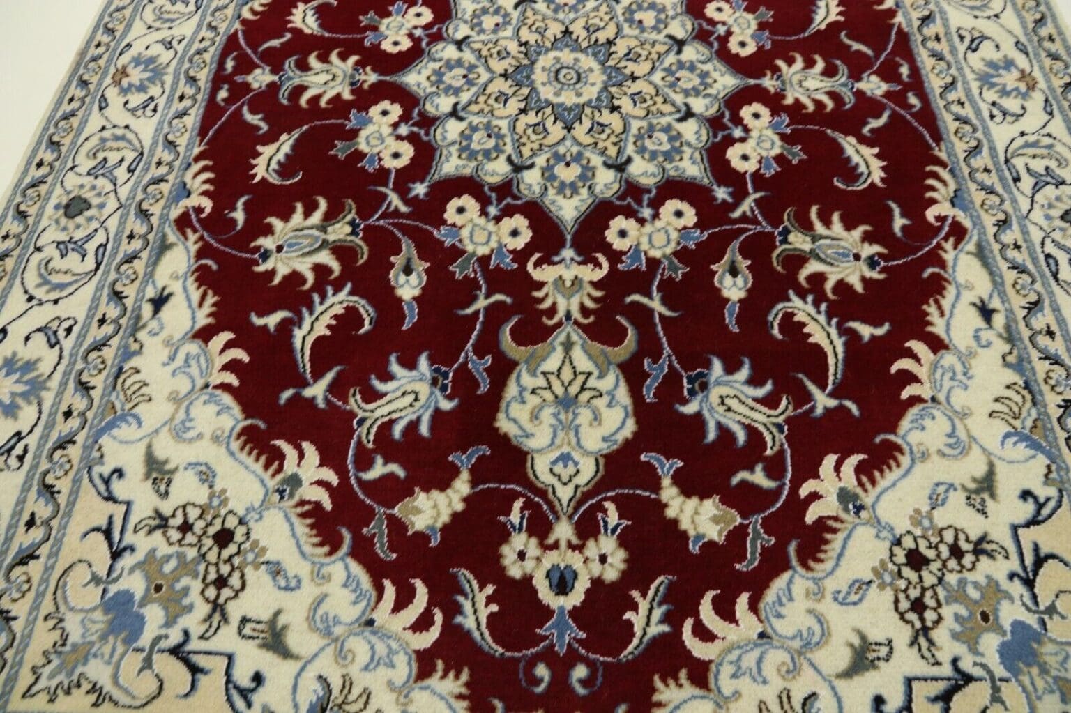 Persian Rug Nain 235 x 164 cm Wool Hand-knotted