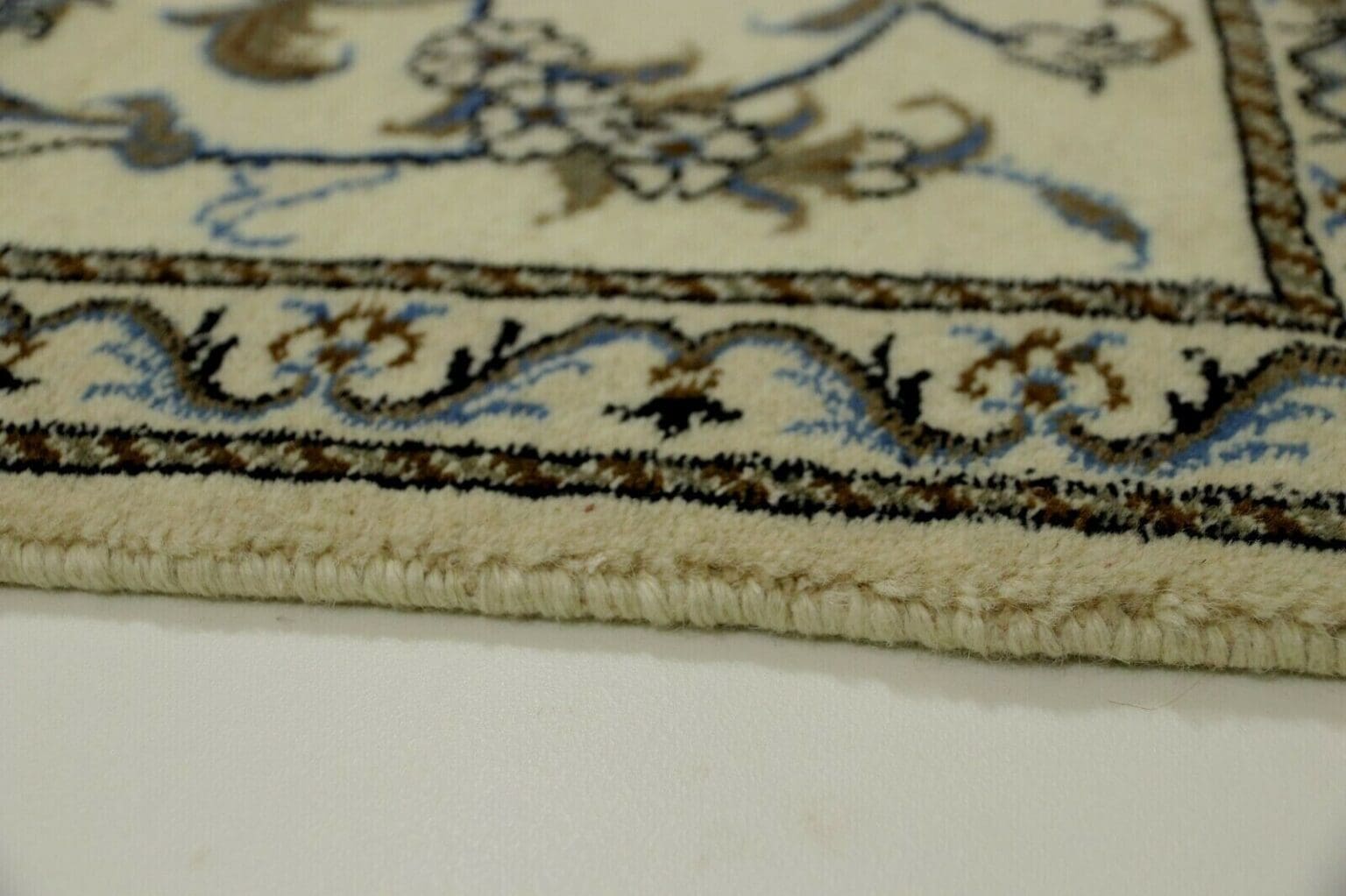Persian Rug Nain 142 x 86 cm Wool Hand-knotted
