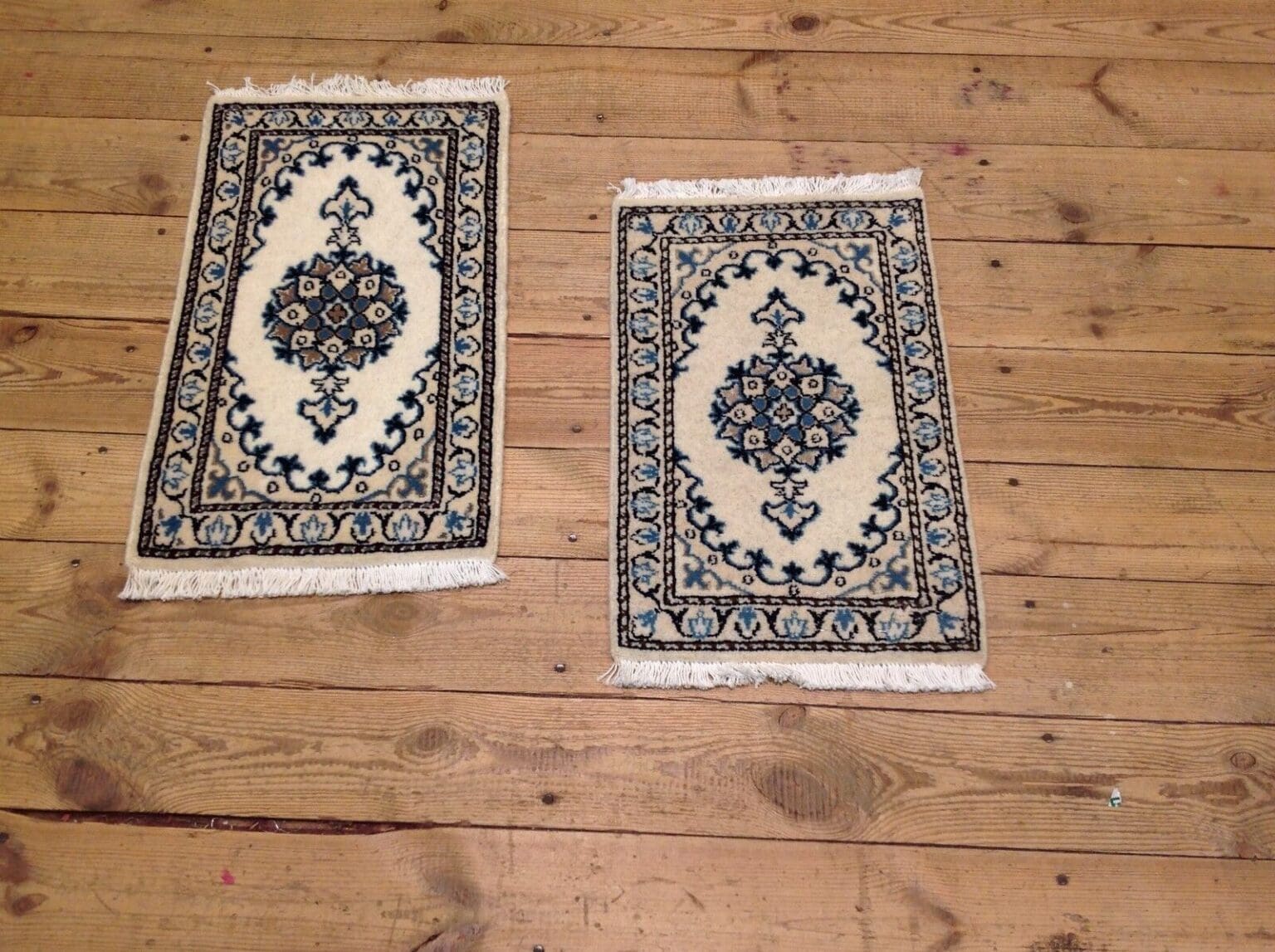 Persian Rug Nain 60x40 cm Wool Hand-knotted
