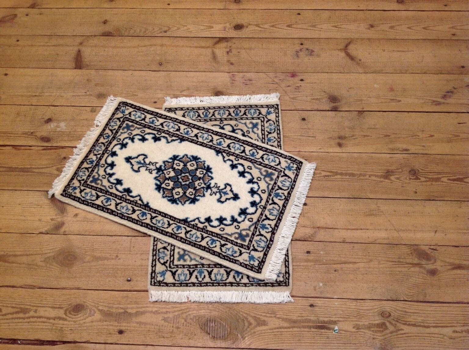 Persian Rug Nain 60x40 cm Wool Hand-knotted