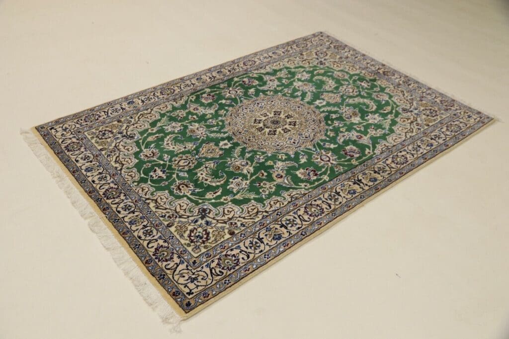 Persian Rug Nain 178 x 120 cm Wool Hand-knotted
