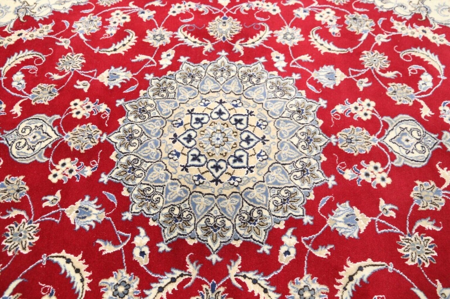 Persian Rug Nain 295 x 193 cm Wool Hand-knotted