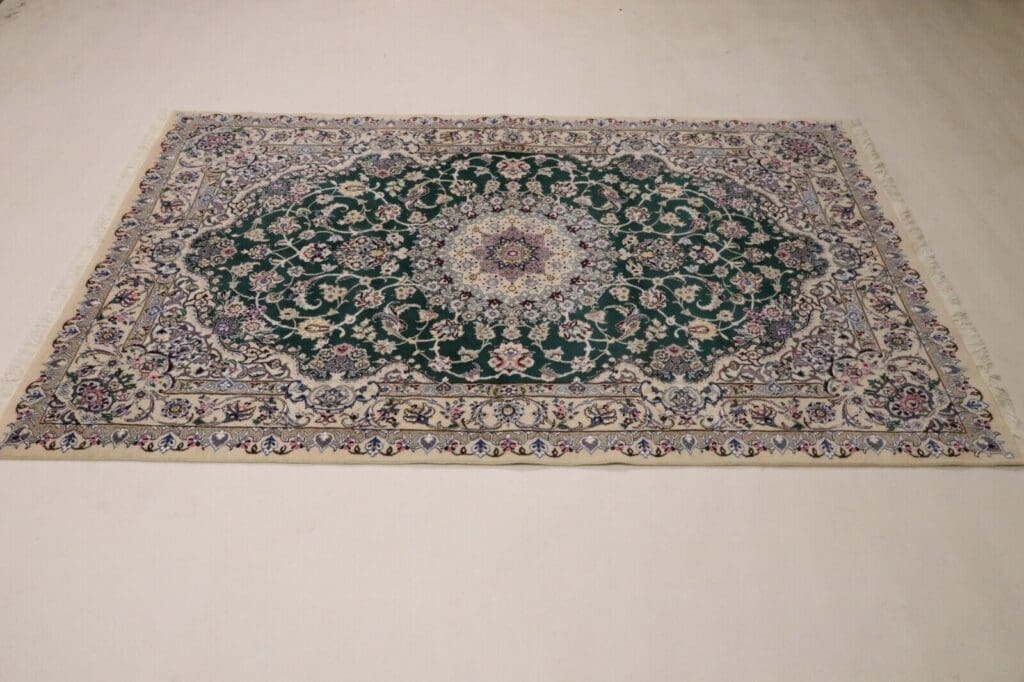 Persian Rug Nain 257 x 158 cm Wool Hand-knotted