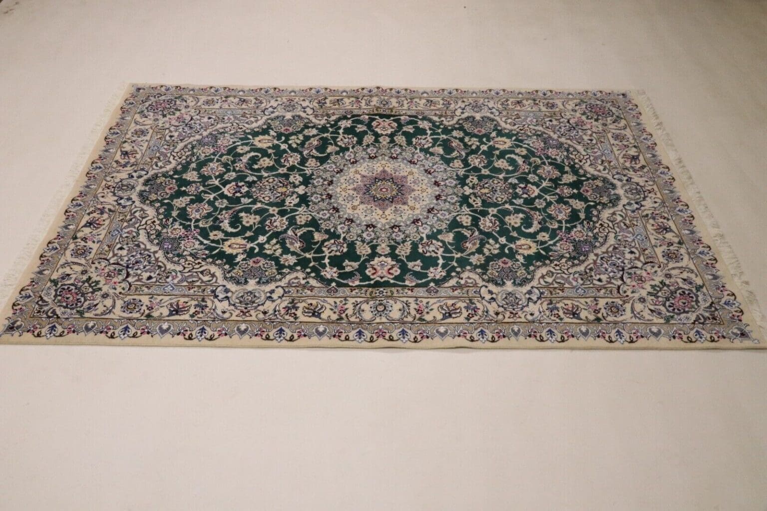 Persian Rug Nain 257 x 158 cm Wool Hand-knotted