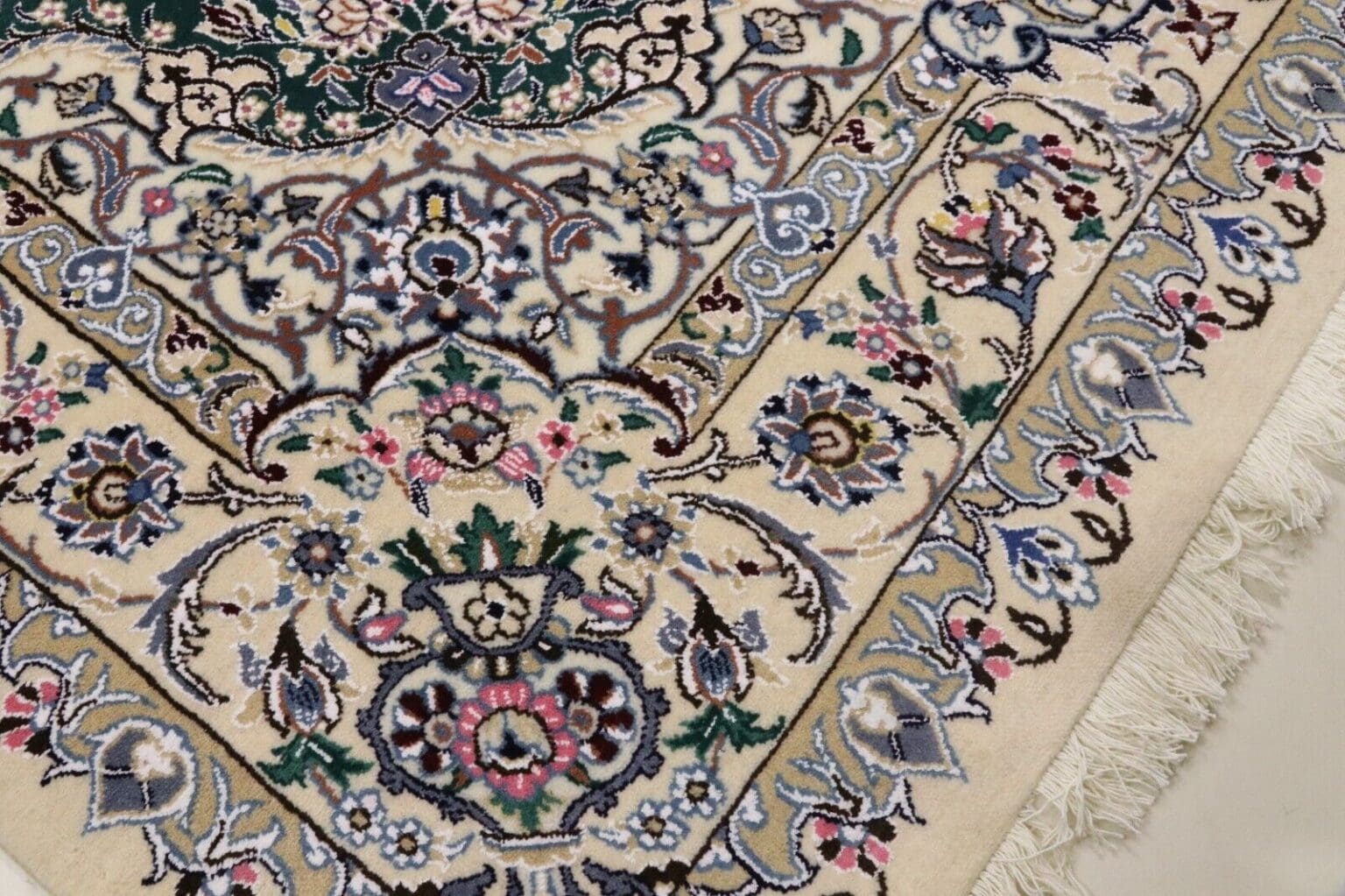 Persian Rug Nain 257 x 158 cm Wool Hand-knotted