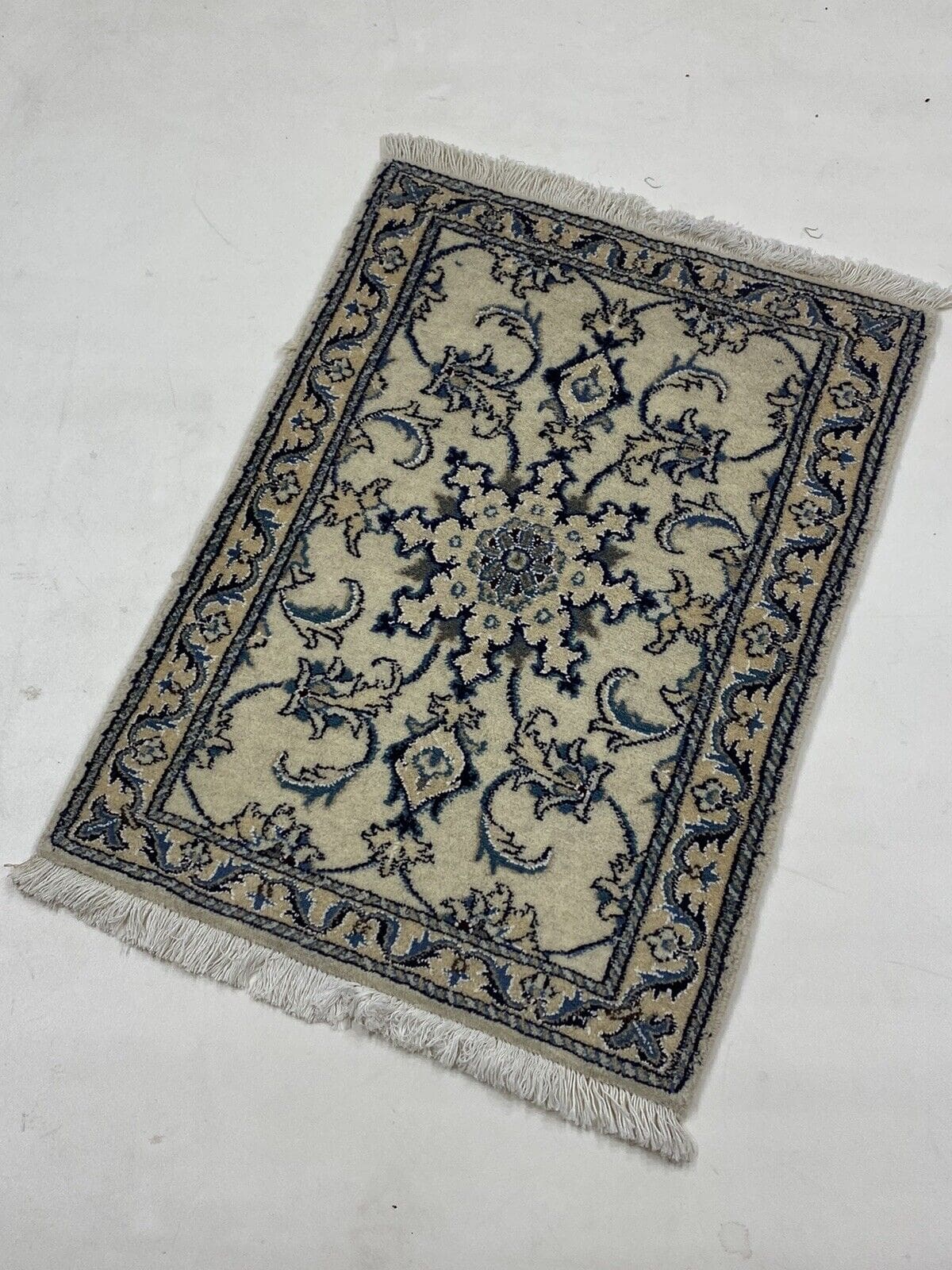 Persian Rug Nain 90 x 60 cm Wool Hand-knotted