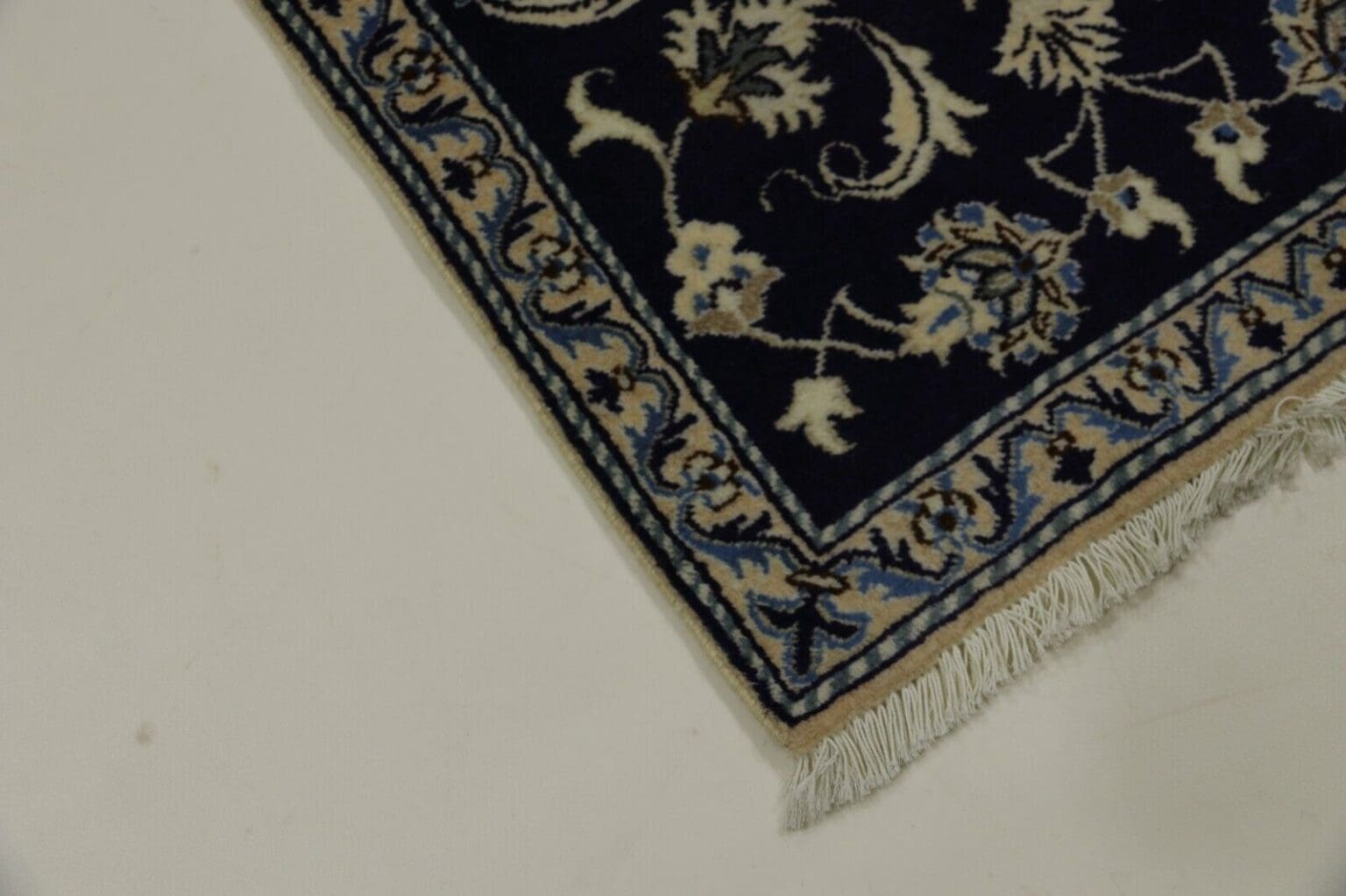 Persian Rug Nain 138 x 71 cm Wool Hand-knotted