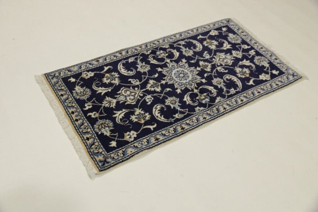 Persian Rug Nain 138 x 71 cm Wool Hand-knotted