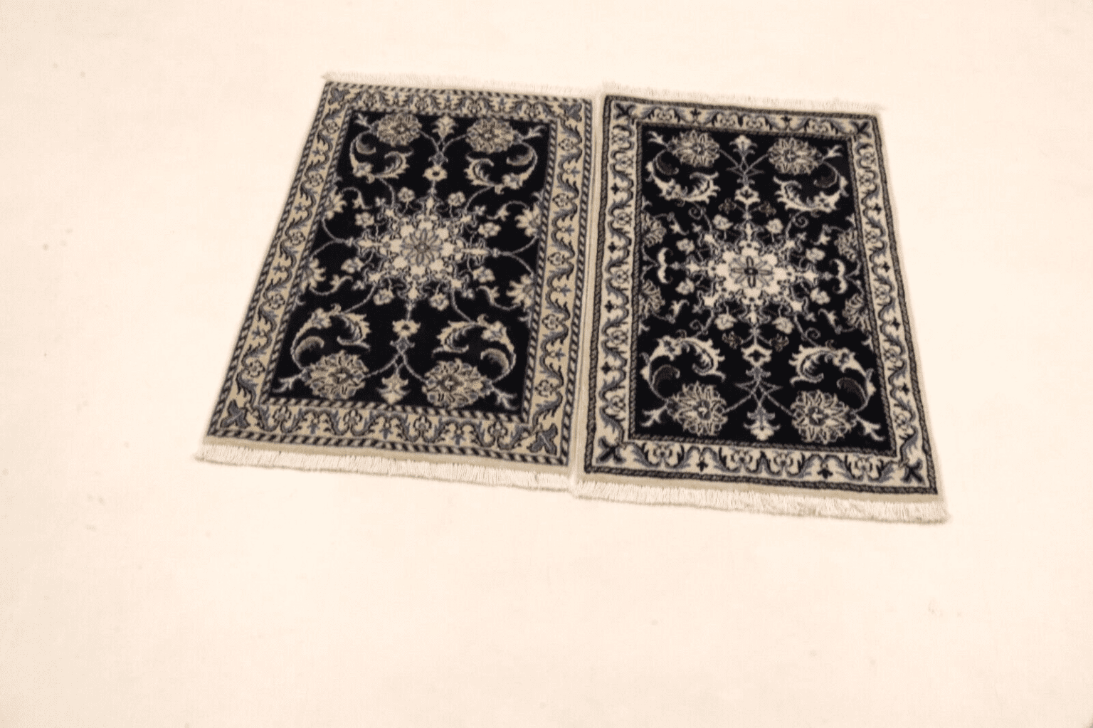 Persian Rug Nain 90 x 60 cm Wool Hand-knotted