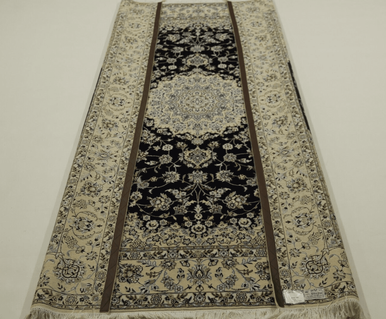 Persian Rug Nain 310 x 210 cm Wool Hand-knotted