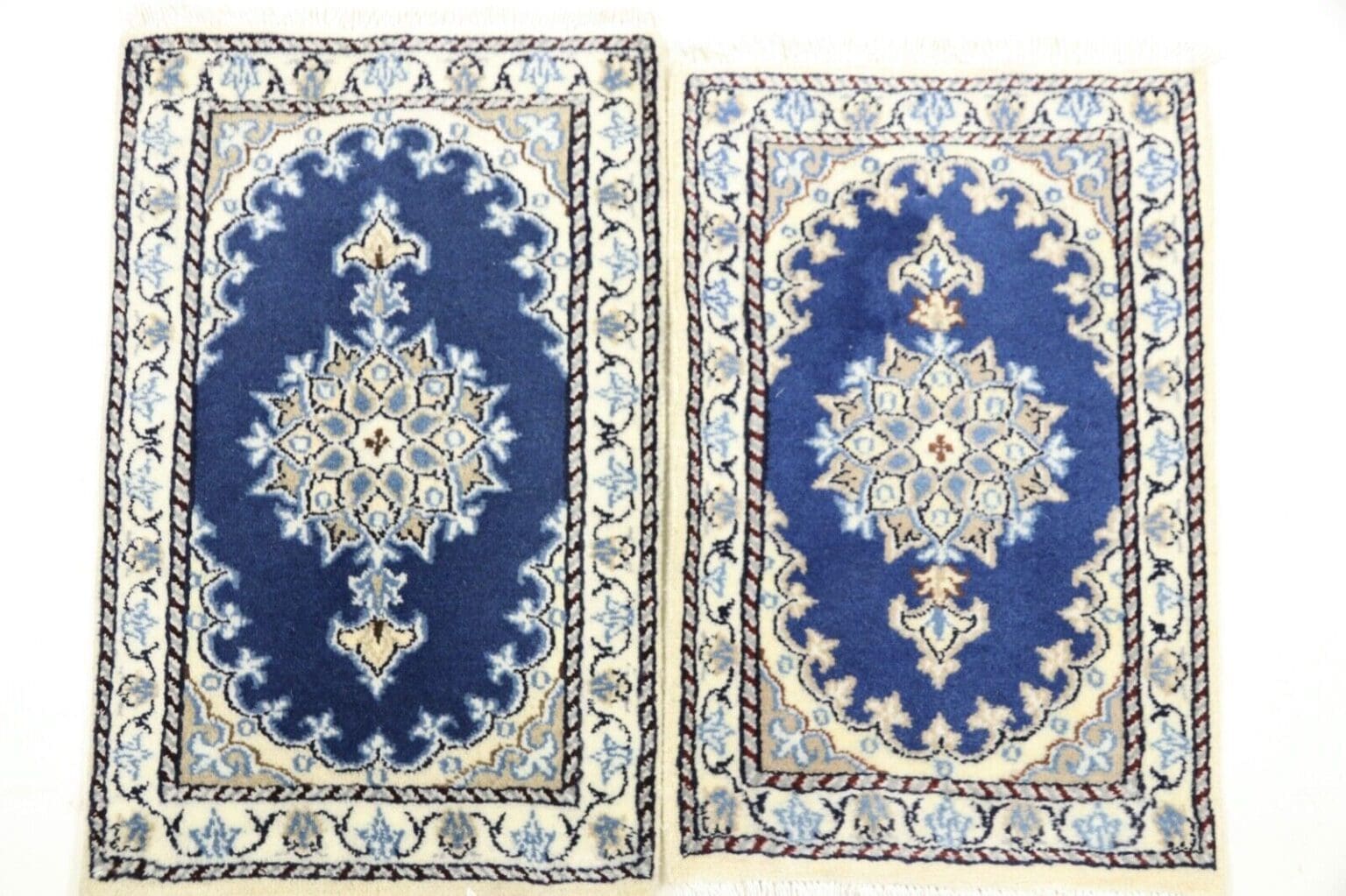 Persian Rug Nain 60 x 40 cm Wool Hand-knotted