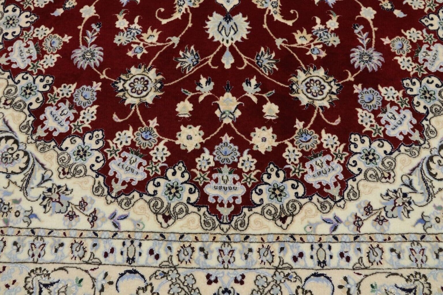 Persian Rug Nain 241 x 156 cm Wool Hand-knotted