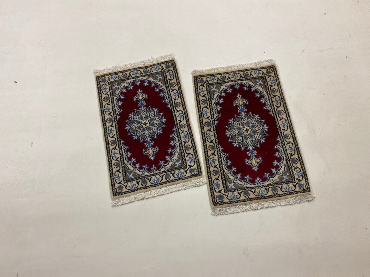 Persian Rug Nain 60 x 40 cm Wool Hand-knotted