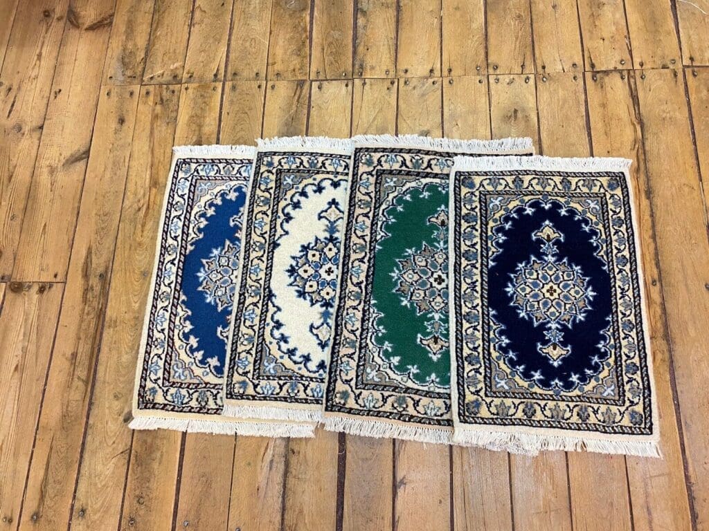 Persian Rug Nain 60 x 40 cm Wool Hand-knotted