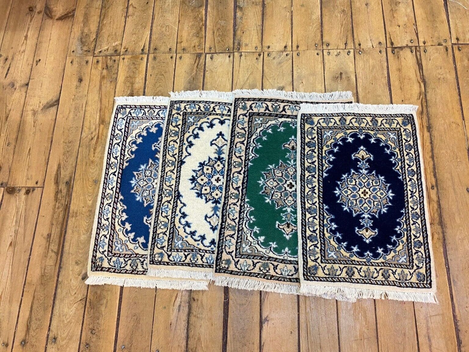 Persian Rug Nain 60 x 40 cm Wool Hand-knotted