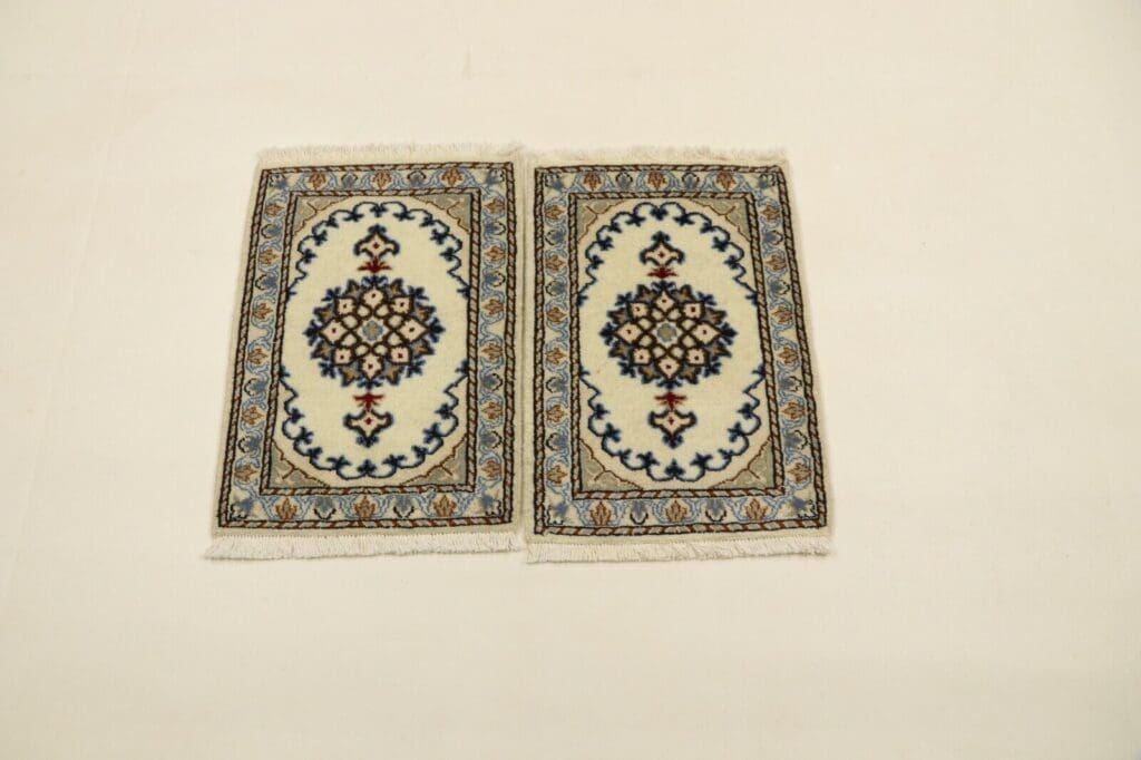 Persian Rug Nain 60 x 40 cm Wool Hand-knotted