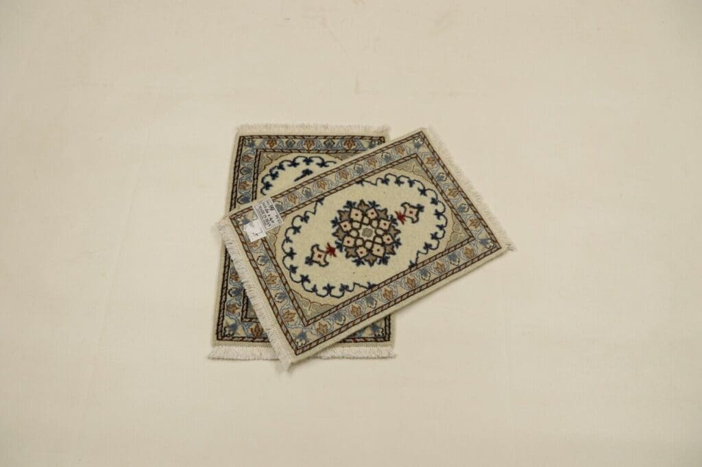 Persian Rug Nain 60 x 40 cm Wool Hand-knotted
