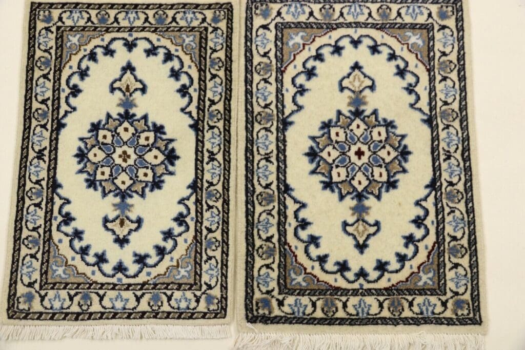 Persian Rug Nain 60 x 40 cm Silk Hand-knotted