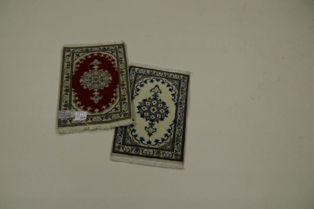 Persian Rug Nain 60 x 40 cm Wool Hand-knotted