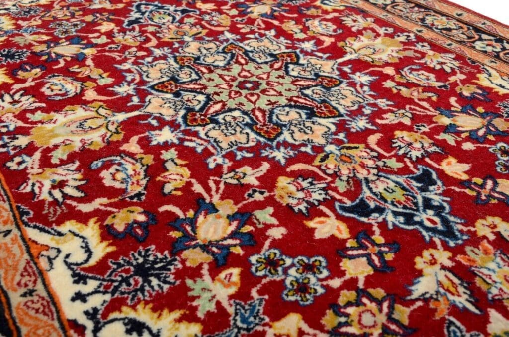 Persian Rug Isfahan 99 x 71 cm Wool Hand-knotted