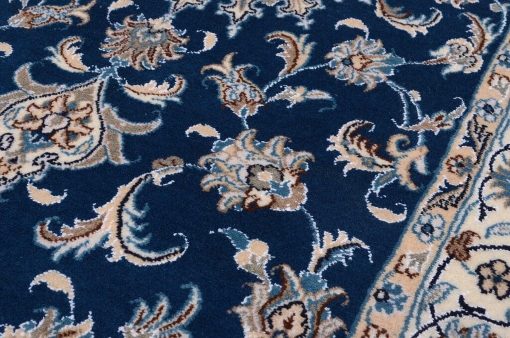 Persian Rug Nain 197 x 117 cm Wool Hand-knotted