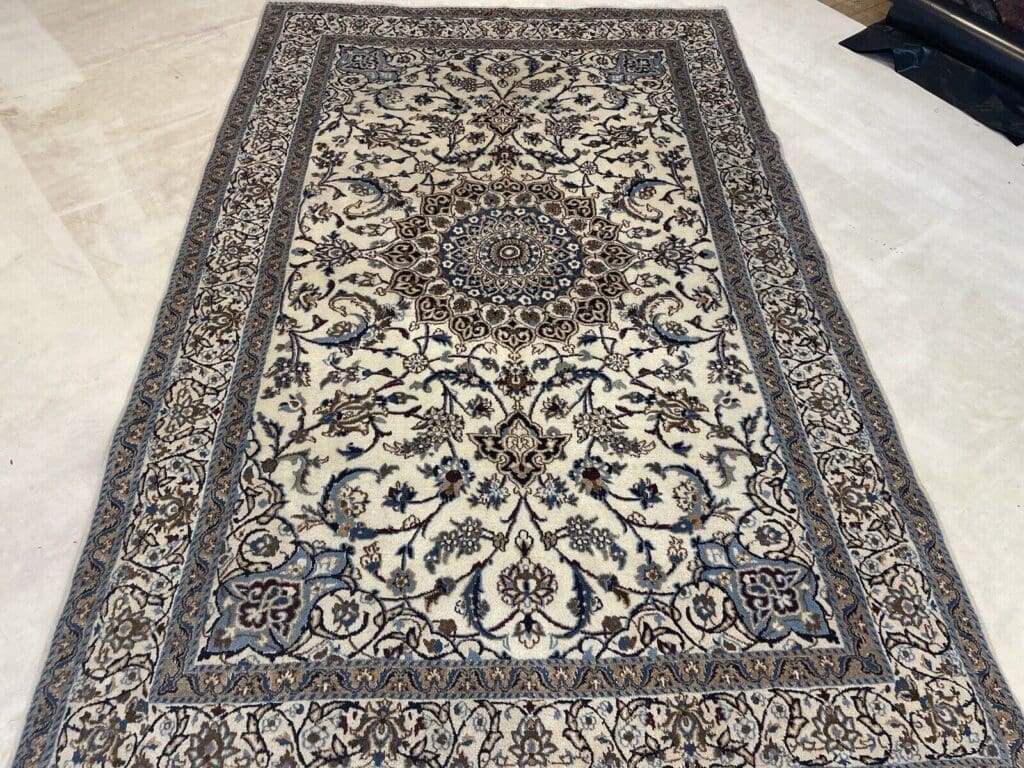 Persian Rug Nain 270x170 cm Wool Hand-knotted