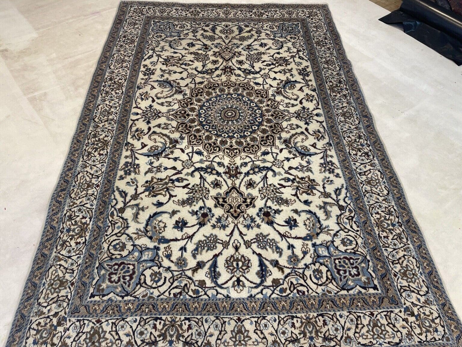 Persian Rug Nain 270x170 cm Wool Hand-knotted