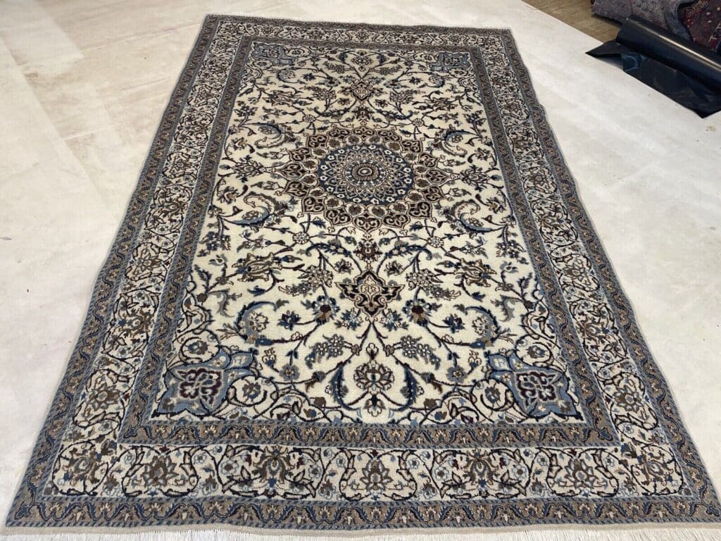 Persian Rug Nain 270x170 cm Wool Hand-knotted