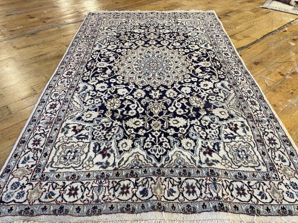 Persian Rug Nain 200x120 cm Wool Hand-knotted