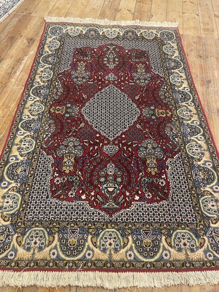 hochwertiger-ghom-perserteppich-grobe-155x105-cm-florhohe-10-12-mm-1-4 Persian Rug Qom 155 x 105 cm Wool Hand-knotted