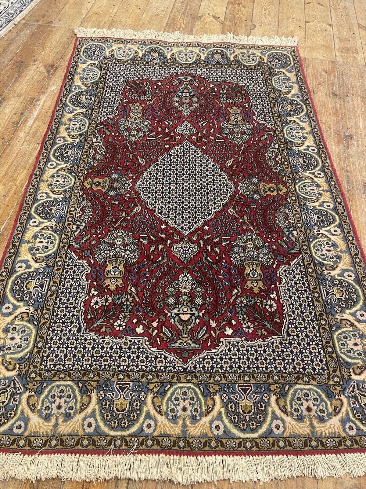hochwertiger-ghom-perserteppich-grobe-155x105-cm-florhohe-10-12-mm-1-4 Persian Rug Qom 155 x 105 cm Wool Hand-knotted
