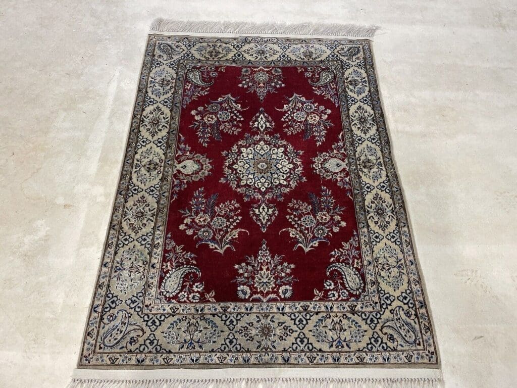 Persian Rug Nain 130 x 96 cm Wool Hand-knotted