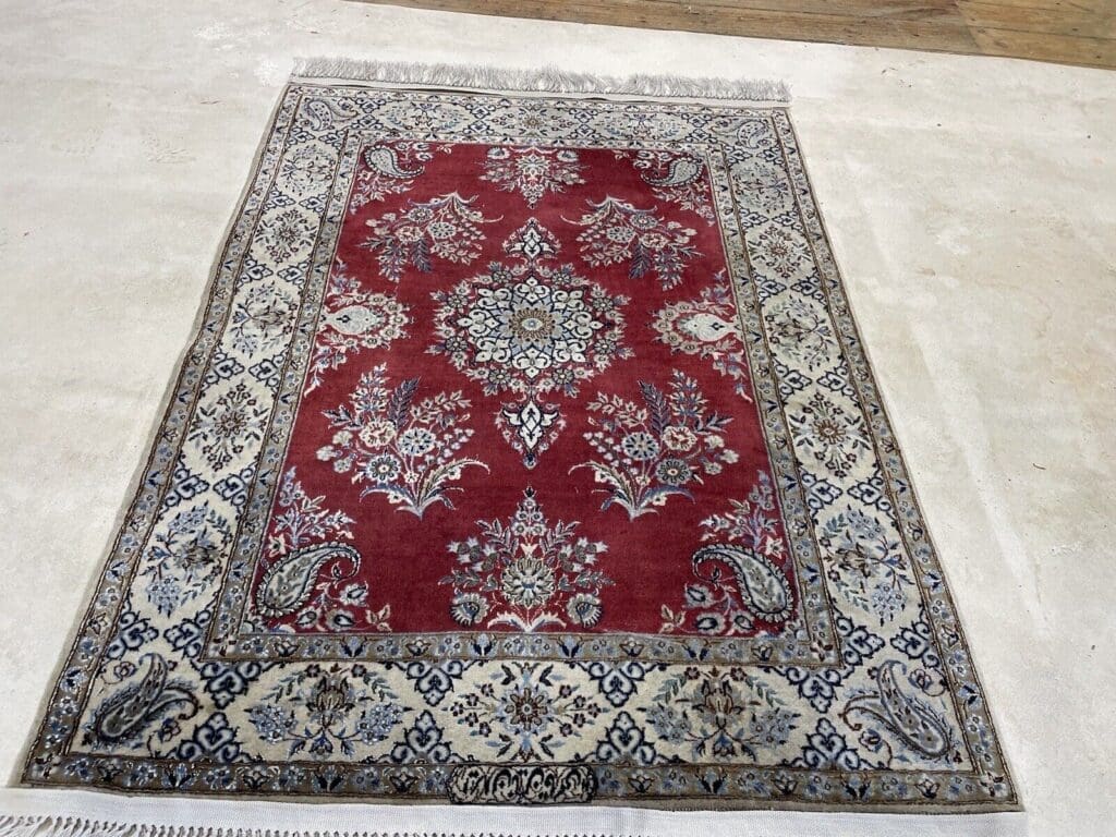 Persian Rug Nain 130 x 96 cm Wool Hand-knotted