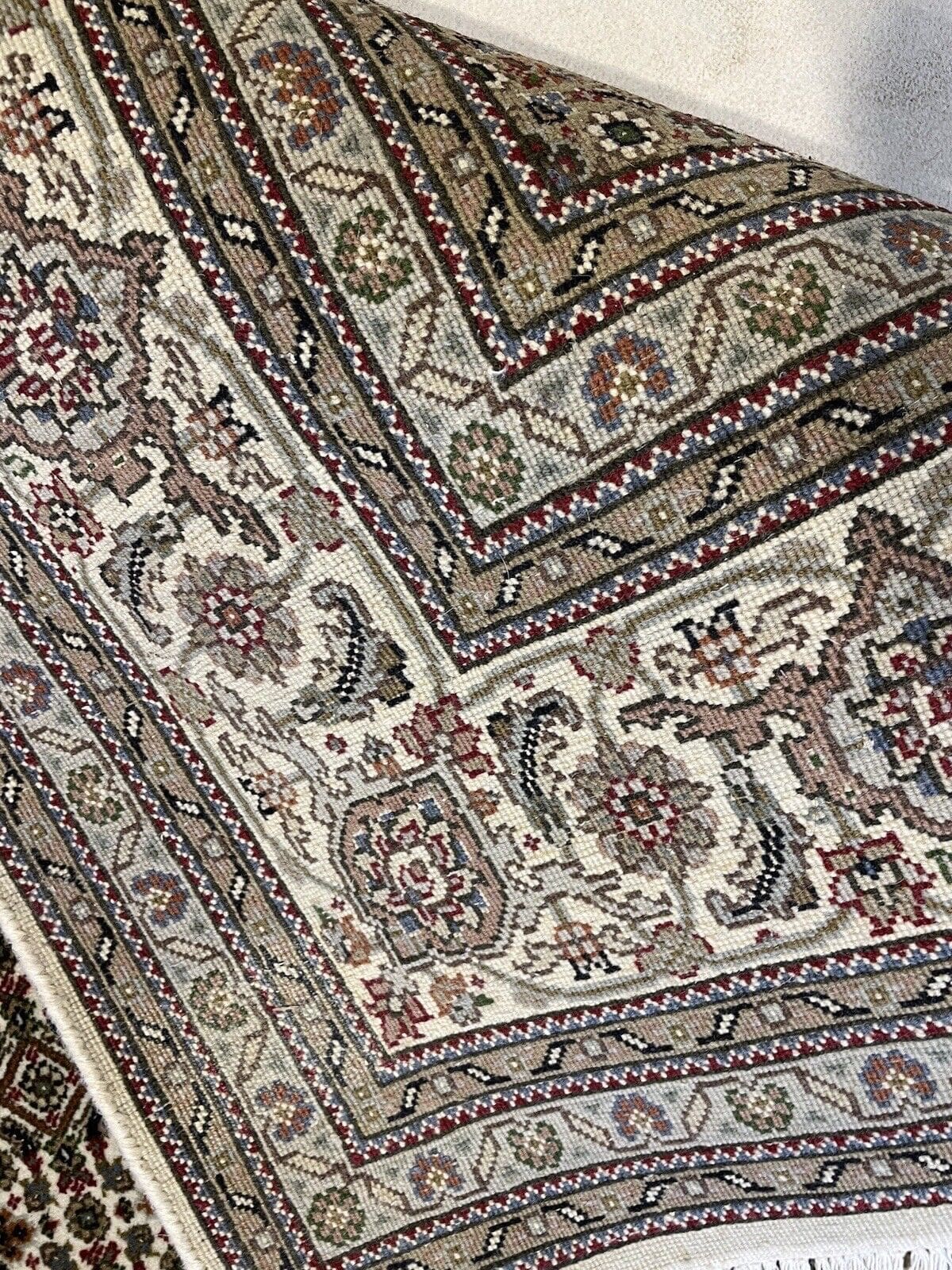 perserteppich-moud-quadratisch-200x200-cm-hochflor-ca-1-cm-helles-feld-9 Persian Rug Moud 250x175 cm Wool Silk Hand-knotted