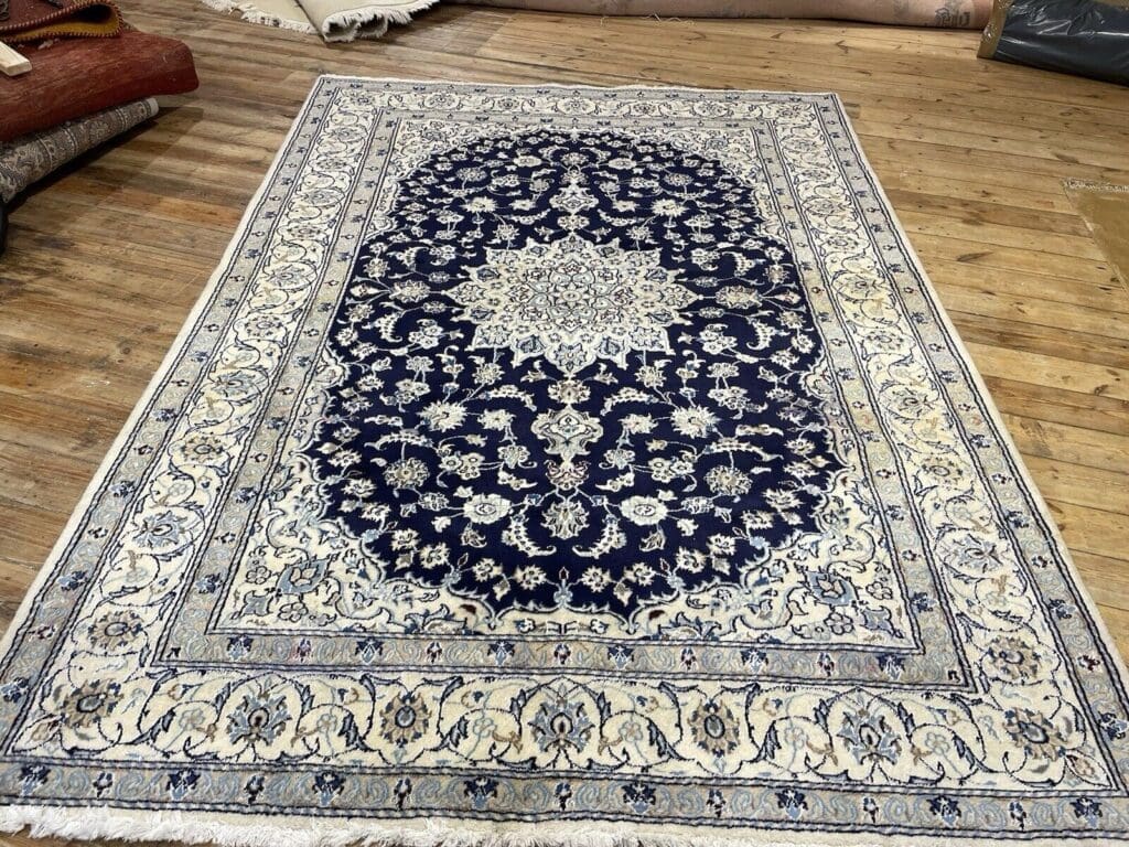 Persian Rug Nain 290x200 cm Wool Hand-knotted