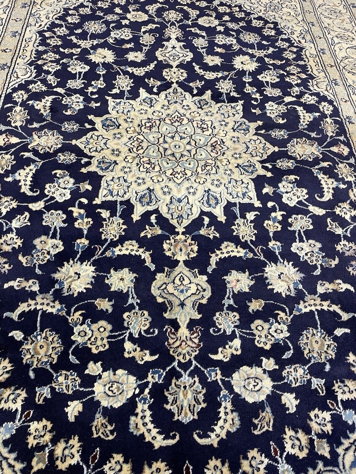 Persian Rug Nain 290x200 cm Wool Hand-knotted