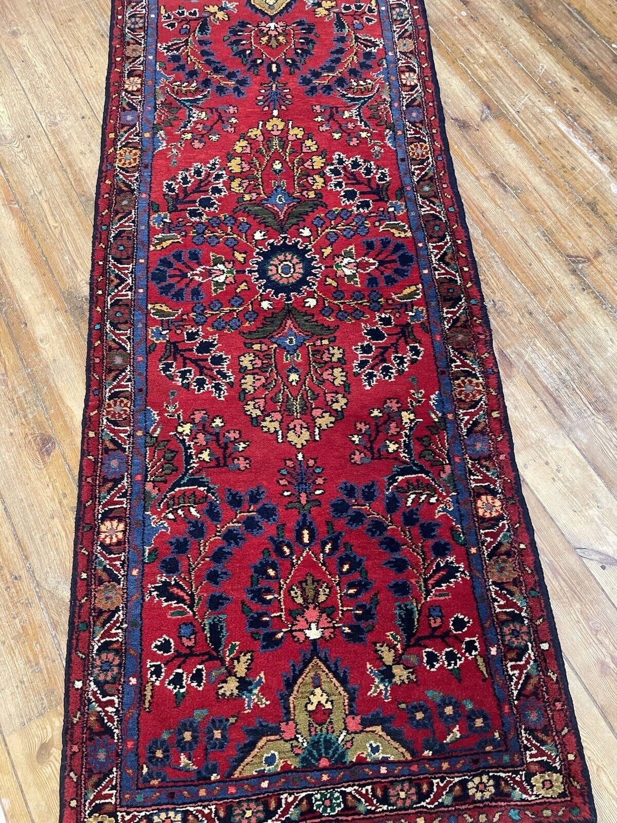 top-qualitat-sarough-alt-rot-perserteppich-220x85-cm-100-wolle-1-6 Persian Rug Sarouk 220x85 cm Wool Hand-knotted