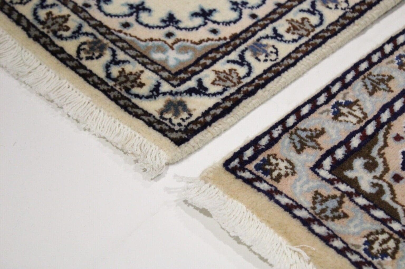 Persian Rug Nain 40 cm x 60 cm Hand-knotted (Sold)