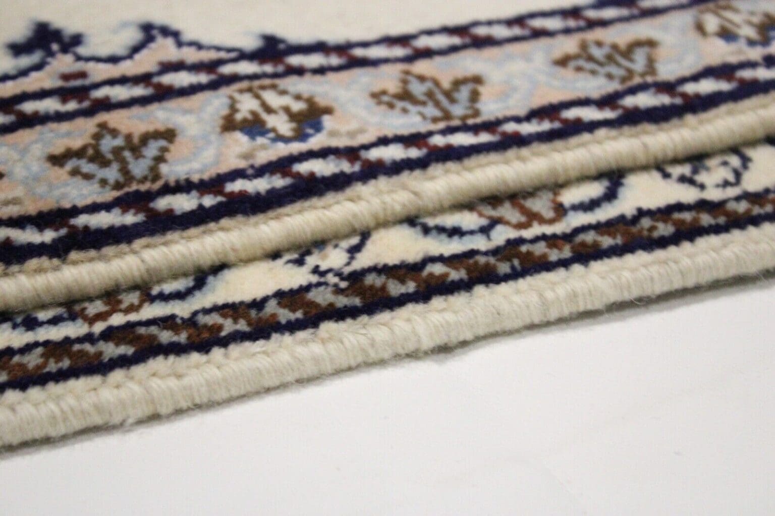 Persian Rug Nain 40 cm x 60 cm Hand-knotted (Sold)